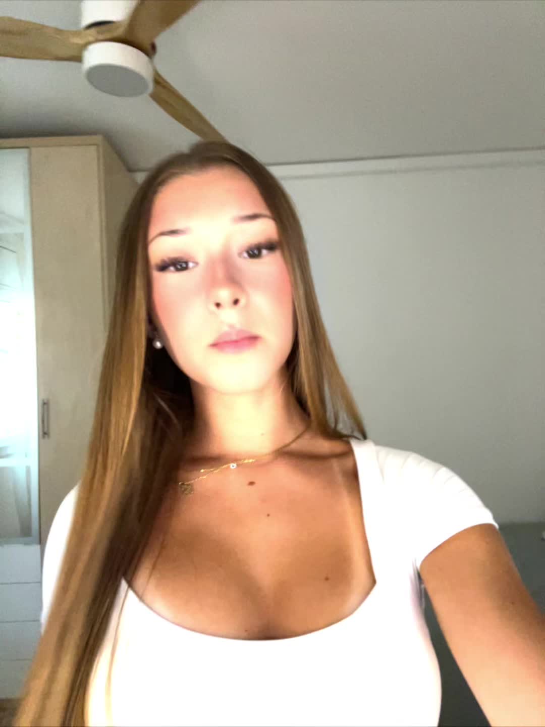 @𝑀𝒶𝓇𝓉𝒾𝓃𝒶🥥