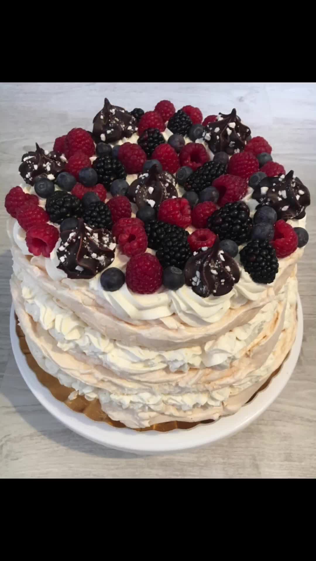 @lacrima_s_cakes_