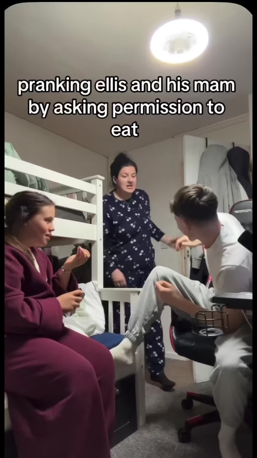 @Ellis & Mads Pranks