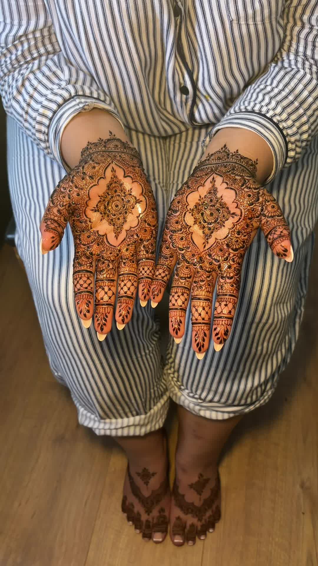 @ਈਸ਼ Mehndi