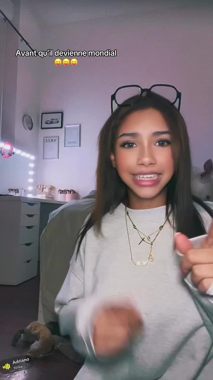 @🦦✨