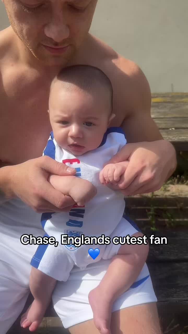 @_mollyoshea_