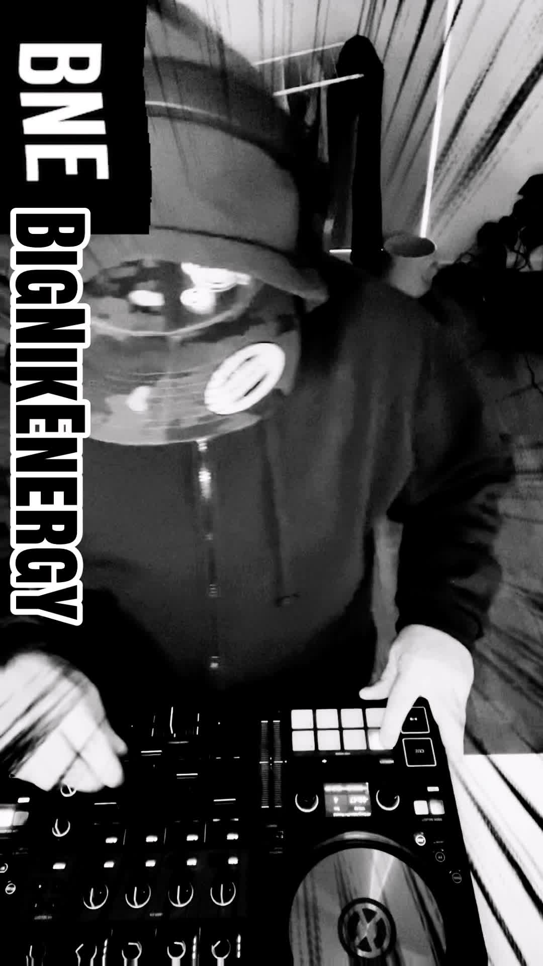 @🎧🖤DJBigNikEnergy🖤🎬🦚🌿