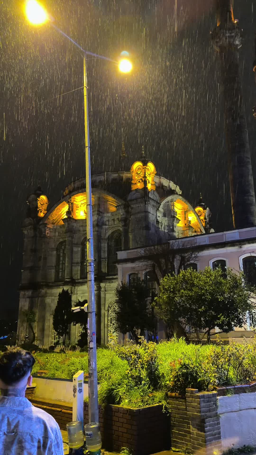 @Lazăr666