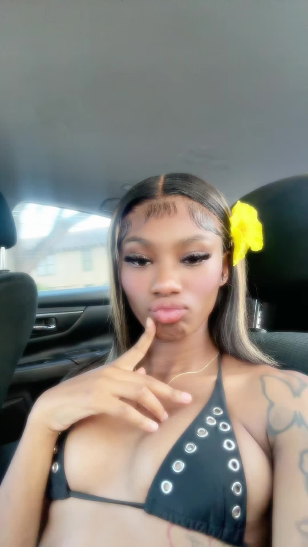 @Miss 5 Star โ