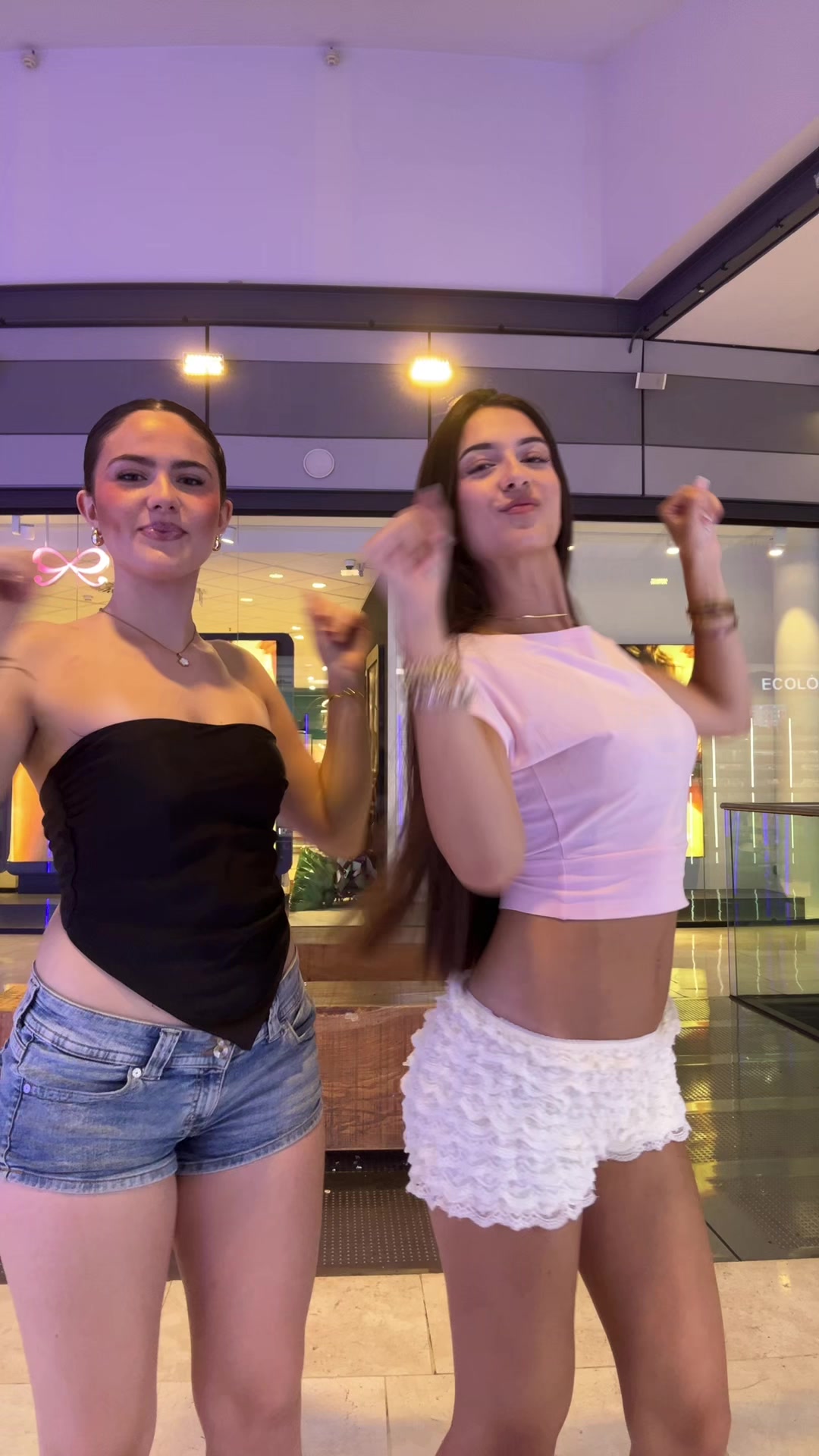 @katiaa