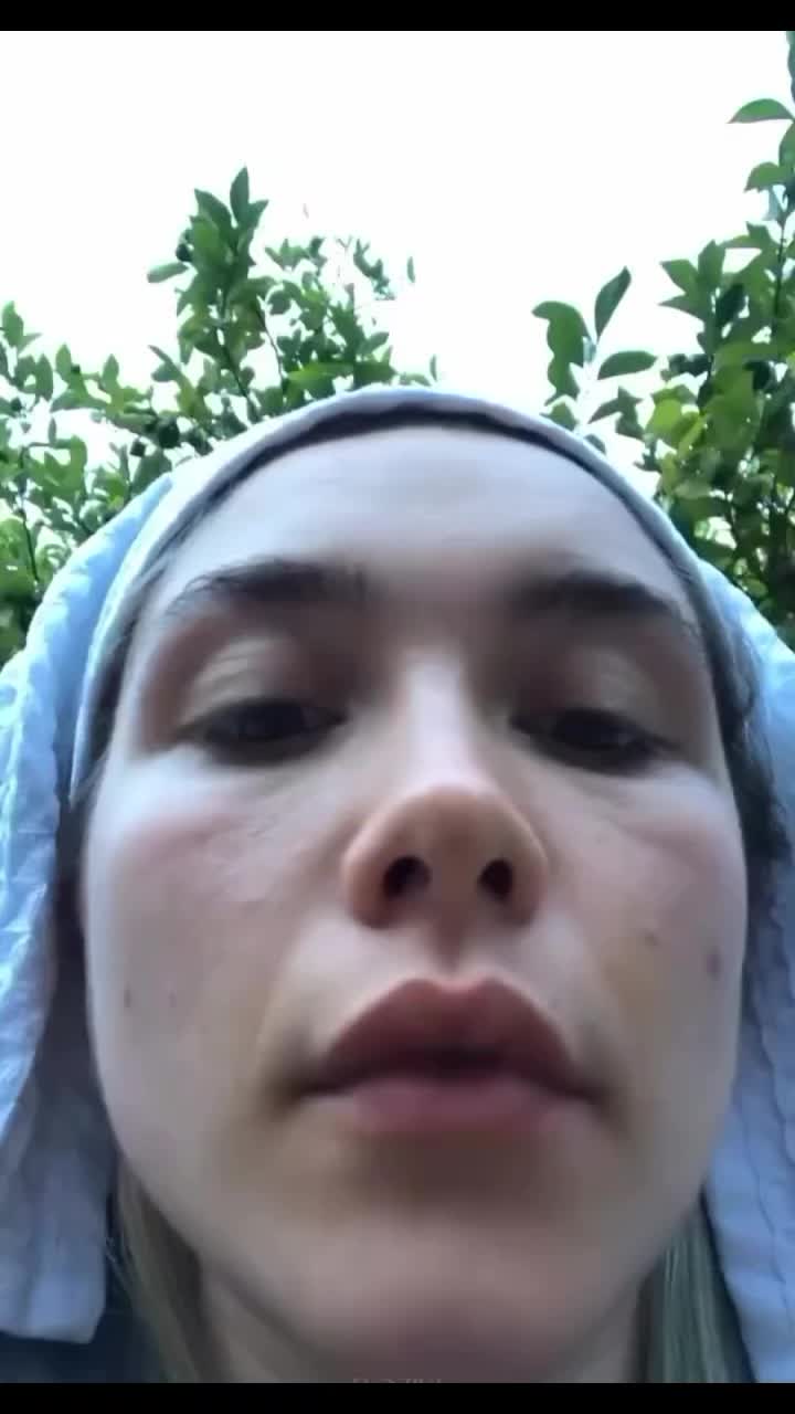 @Florence Pugh