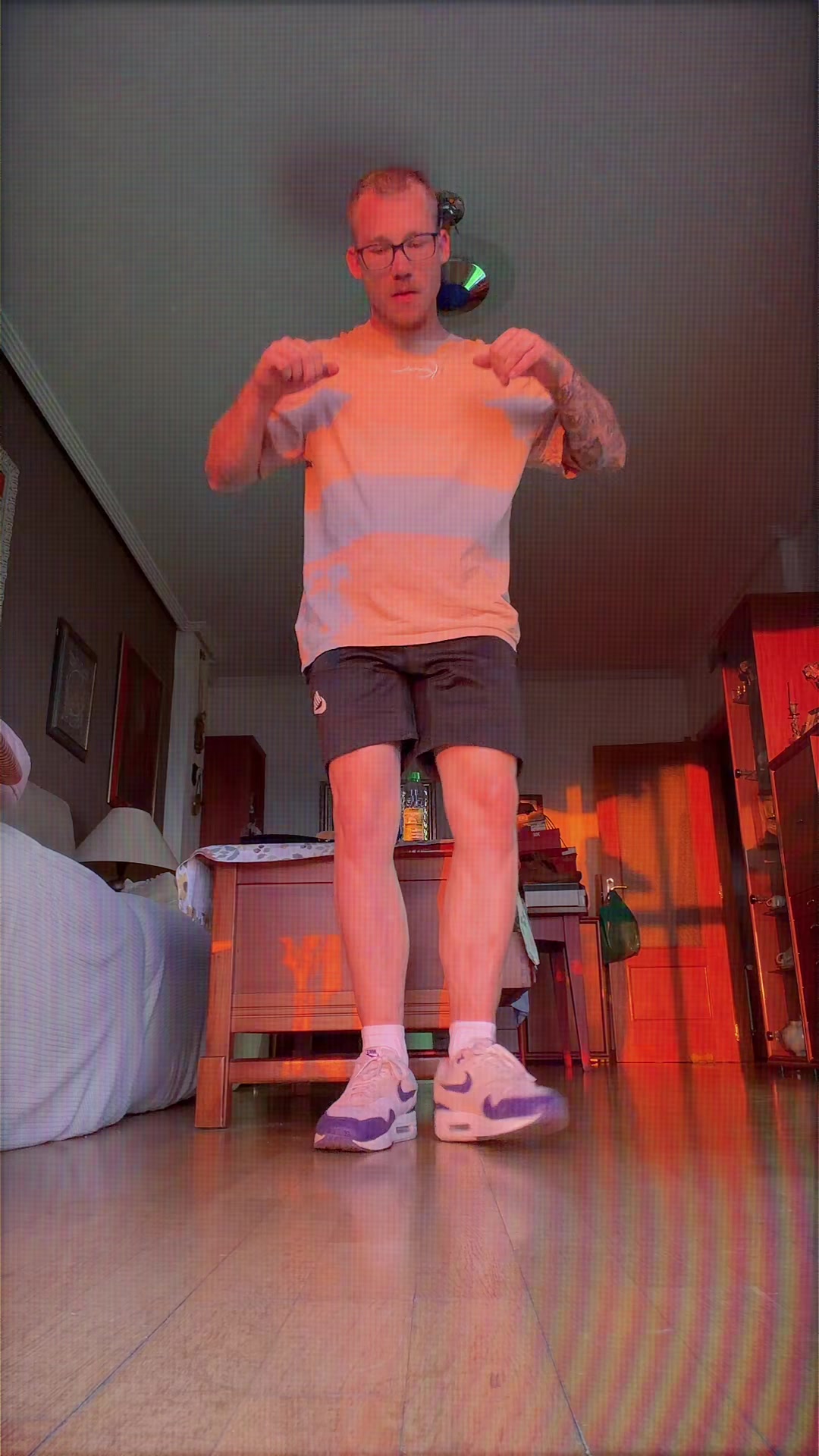 @AleeeX
