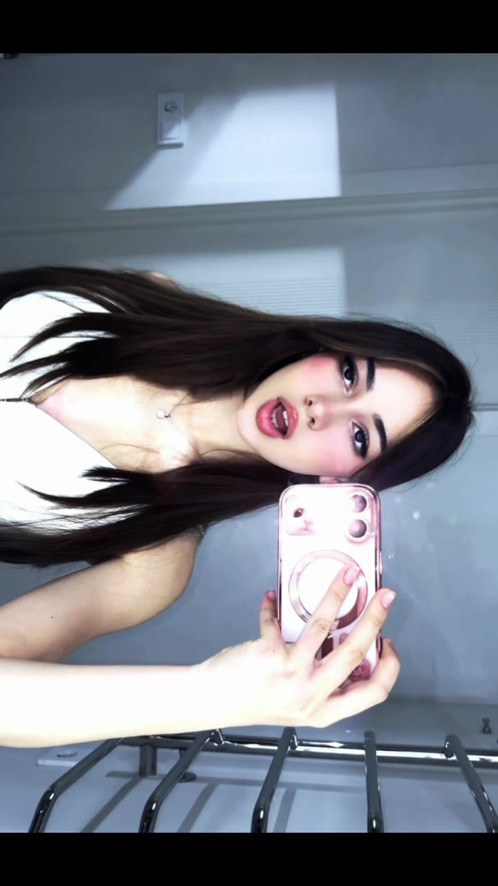 @Alissa_D