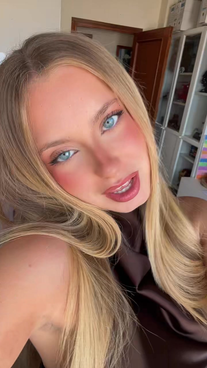 @daniela