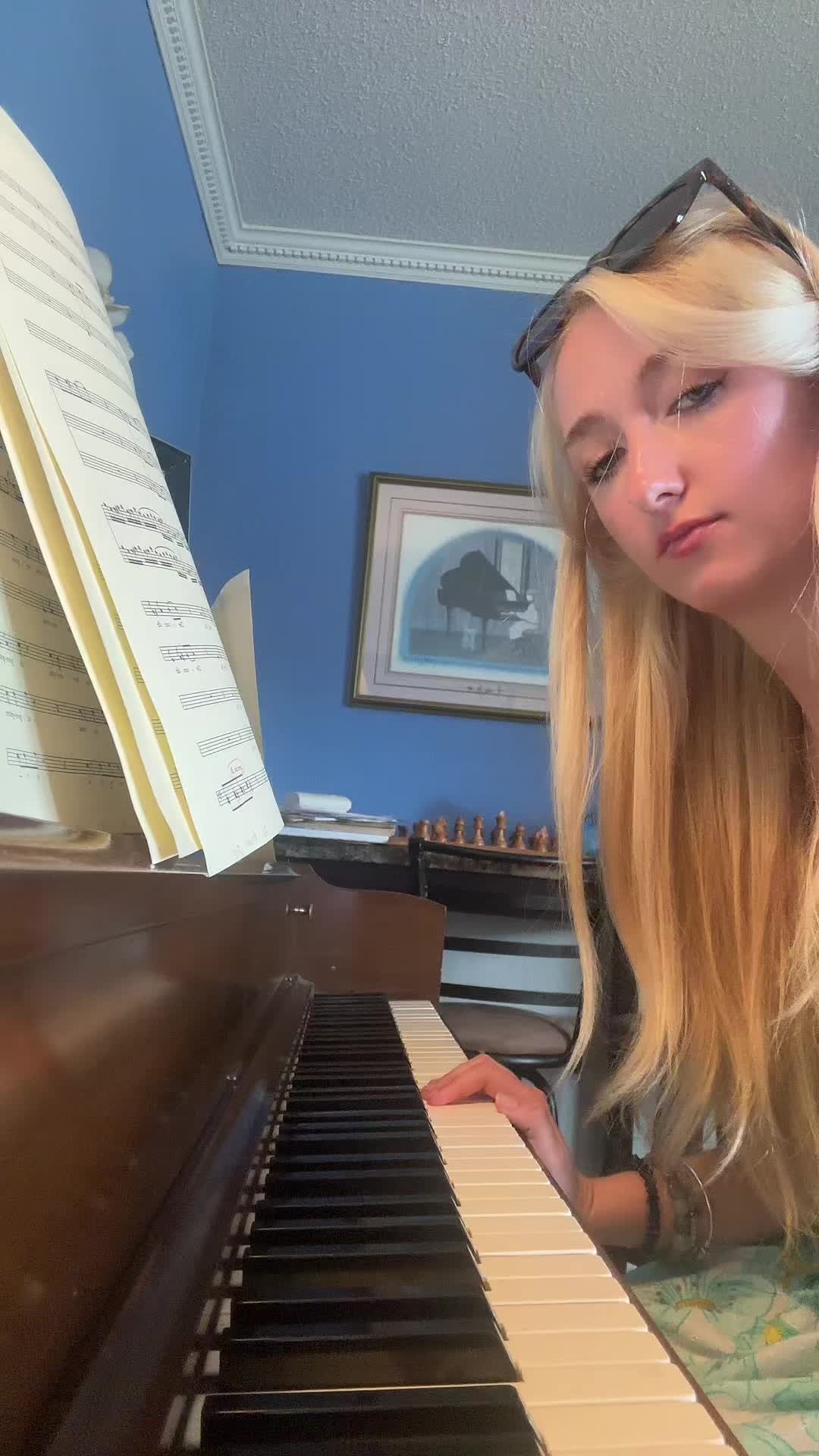 @Ellsbells