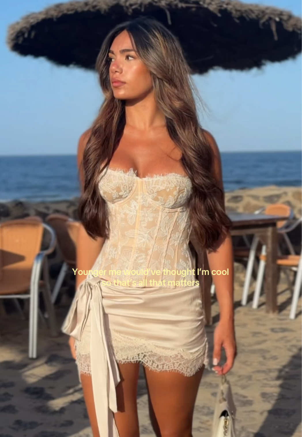 @ellishakarim_