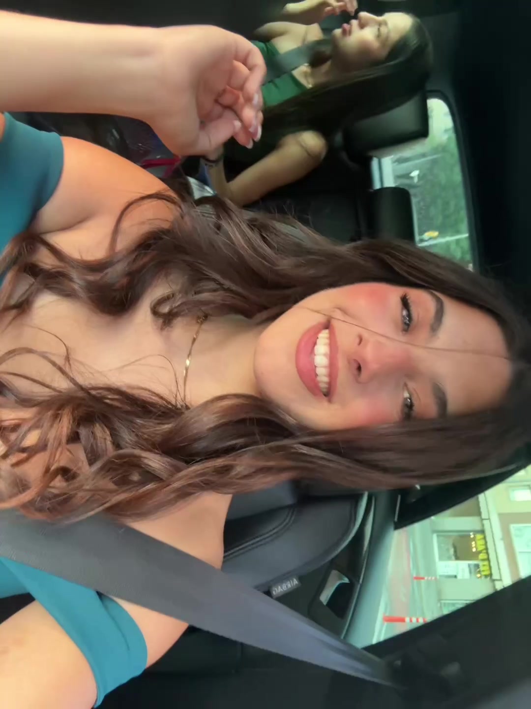 @𝐴𝑟𝑖𝑎𝑑𝑛𝑎 𝐶ℎ𝑖𝑎 🌺