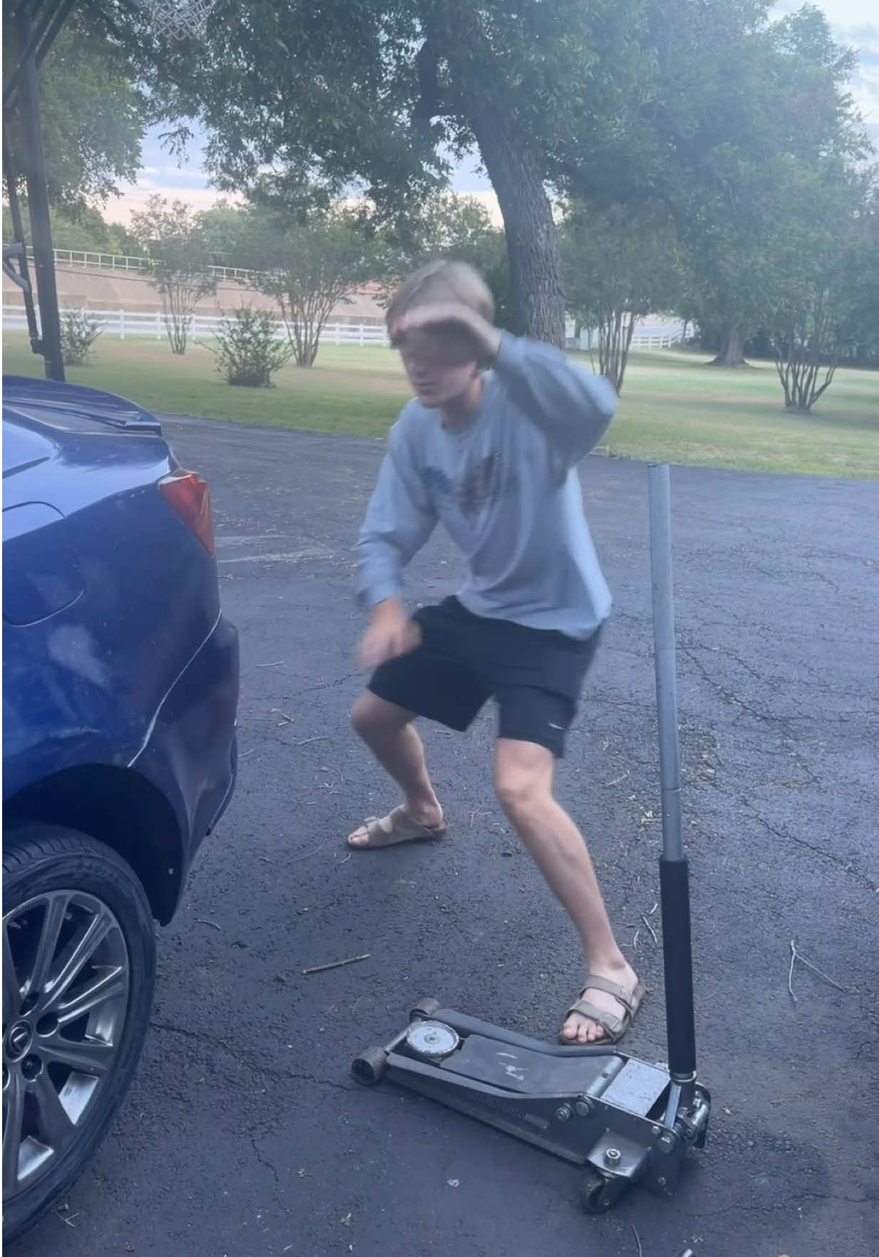 @LT