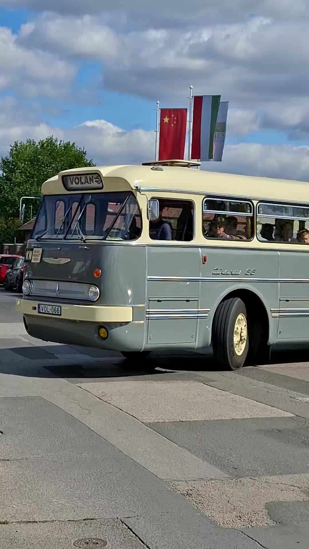@𝑄𝑦𝑟𝑒𝑥