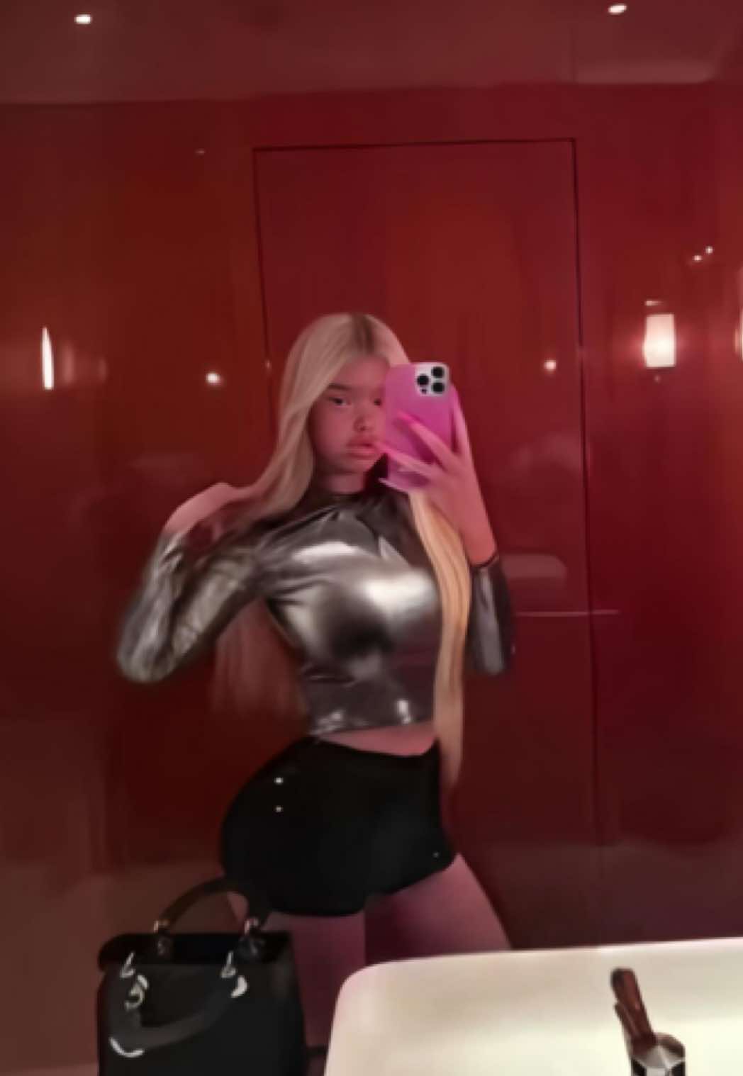 @_mia05_