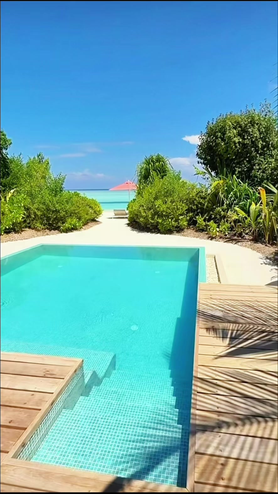 @LuxuryTravelAddict ๐๐
