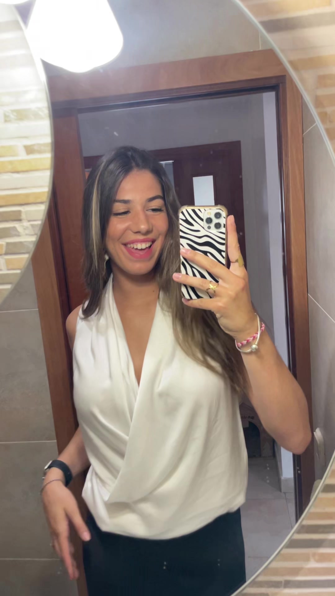 @júlia