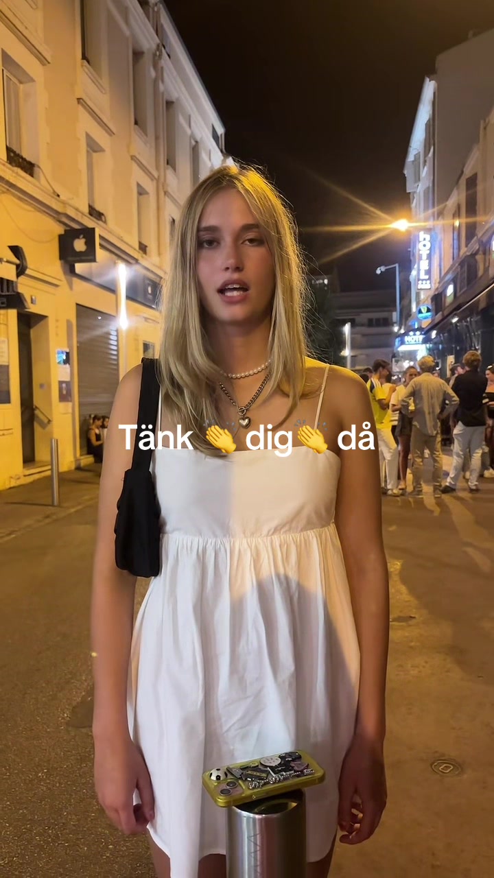 @🍎