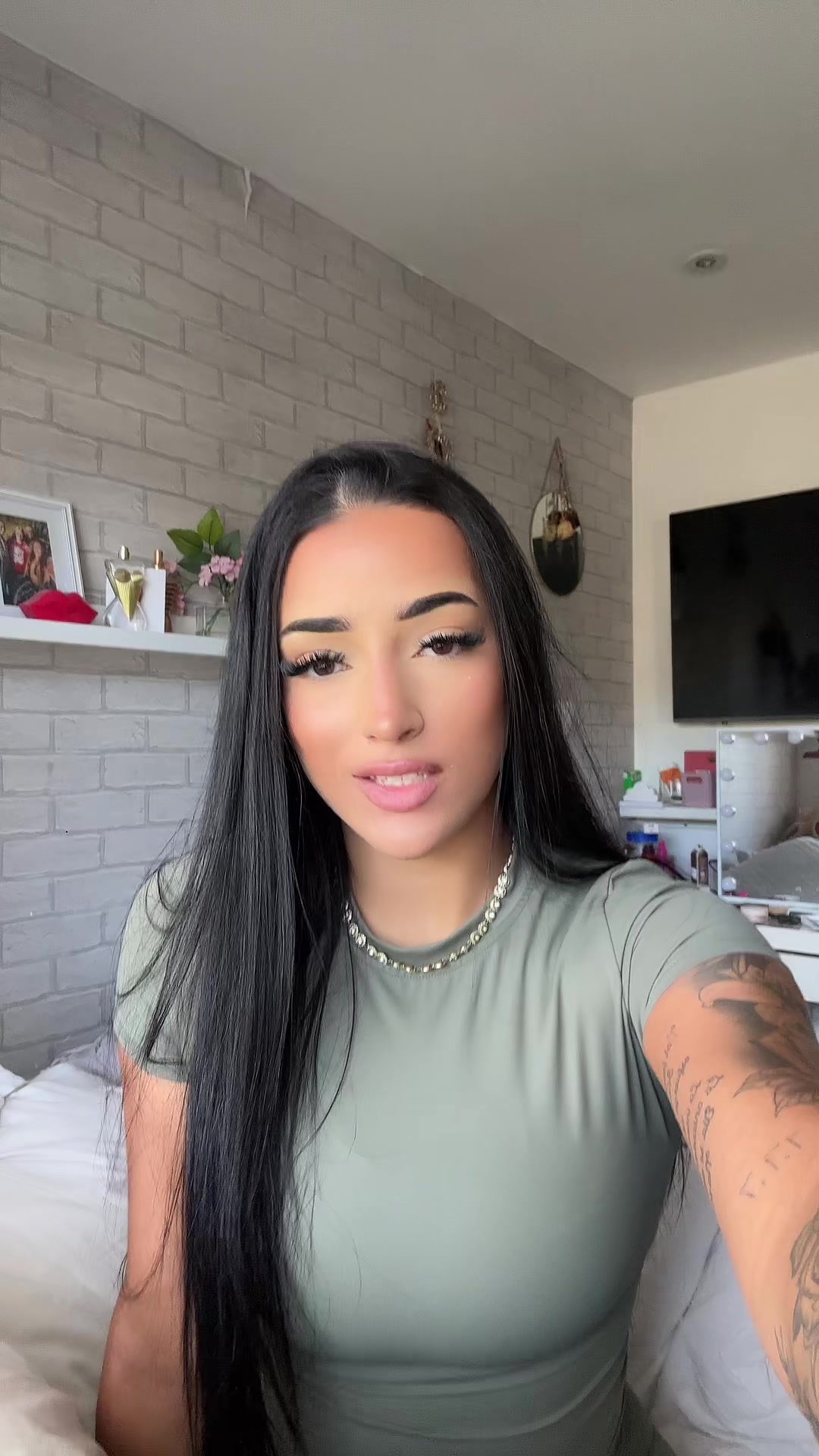 @👸🏽
