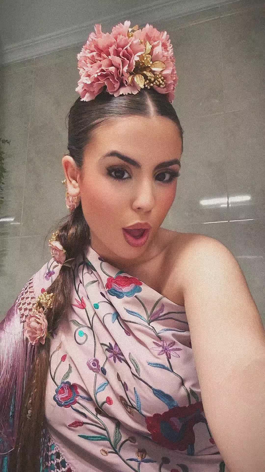 @Alba012_