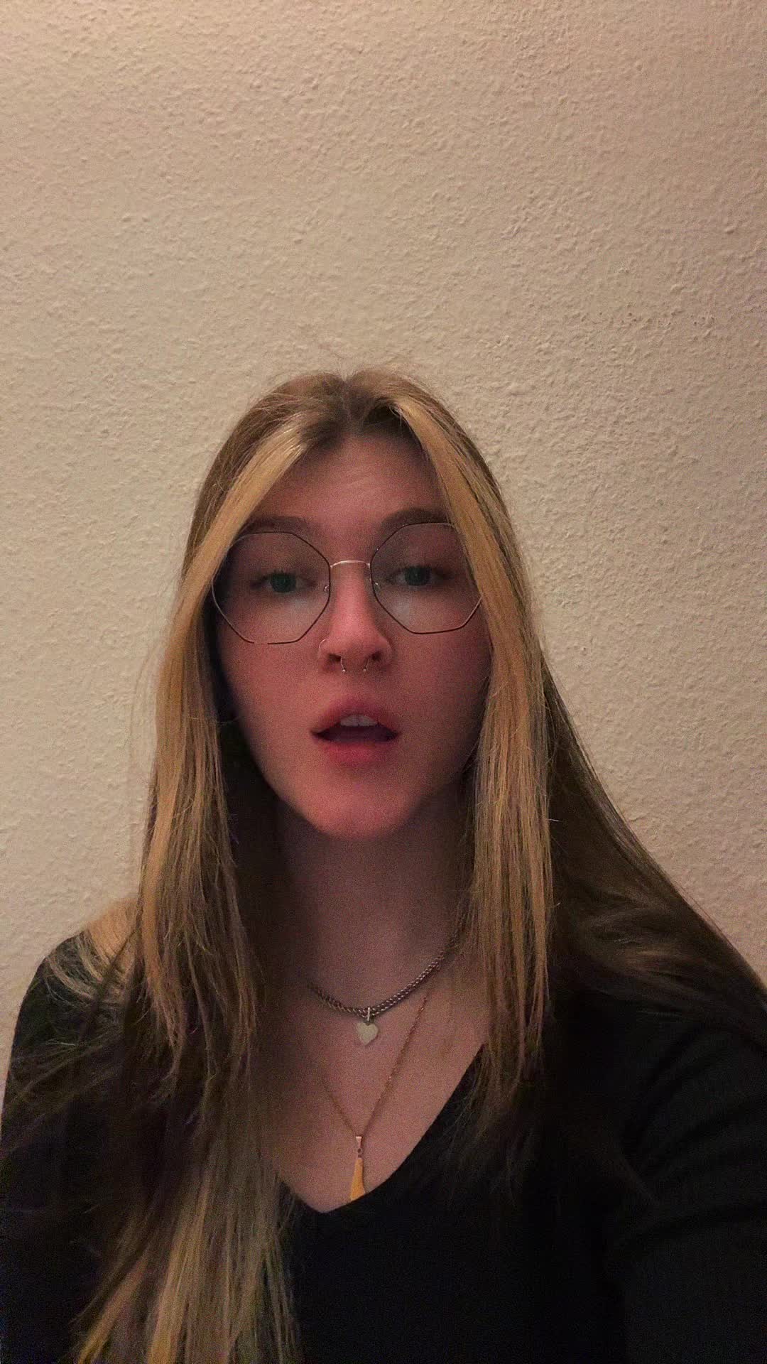 @𝒂𝒏𝒈𝒆𝒍𝒊𝒏𝒂🦋
