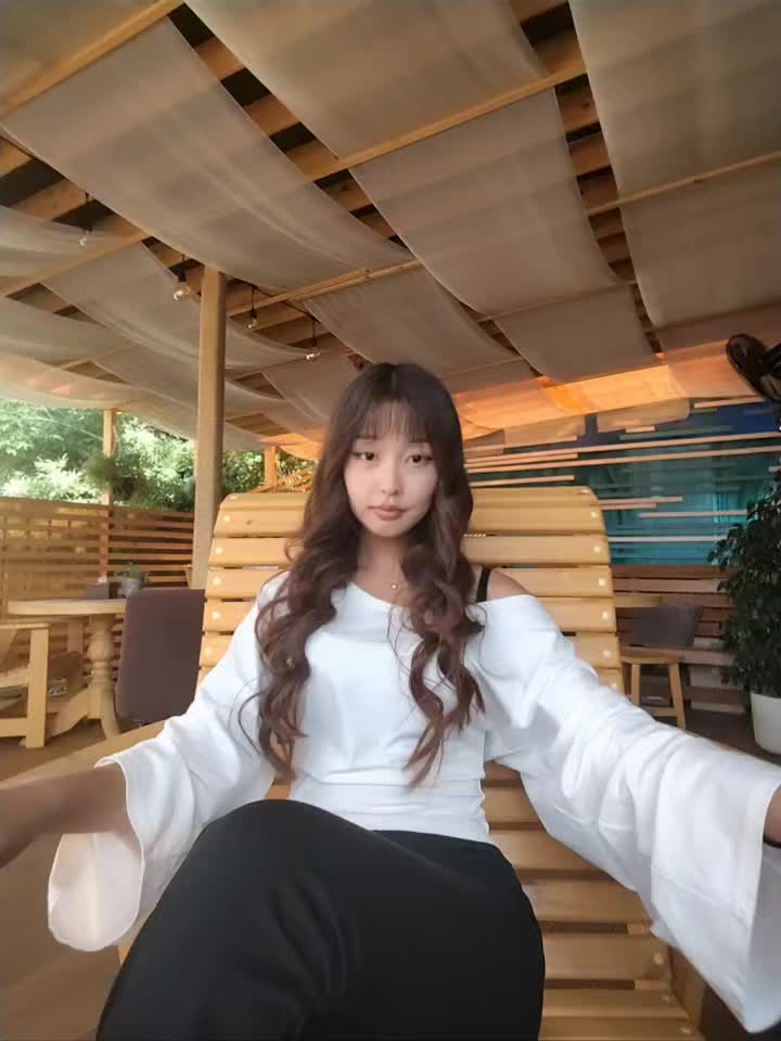 @arishaa
