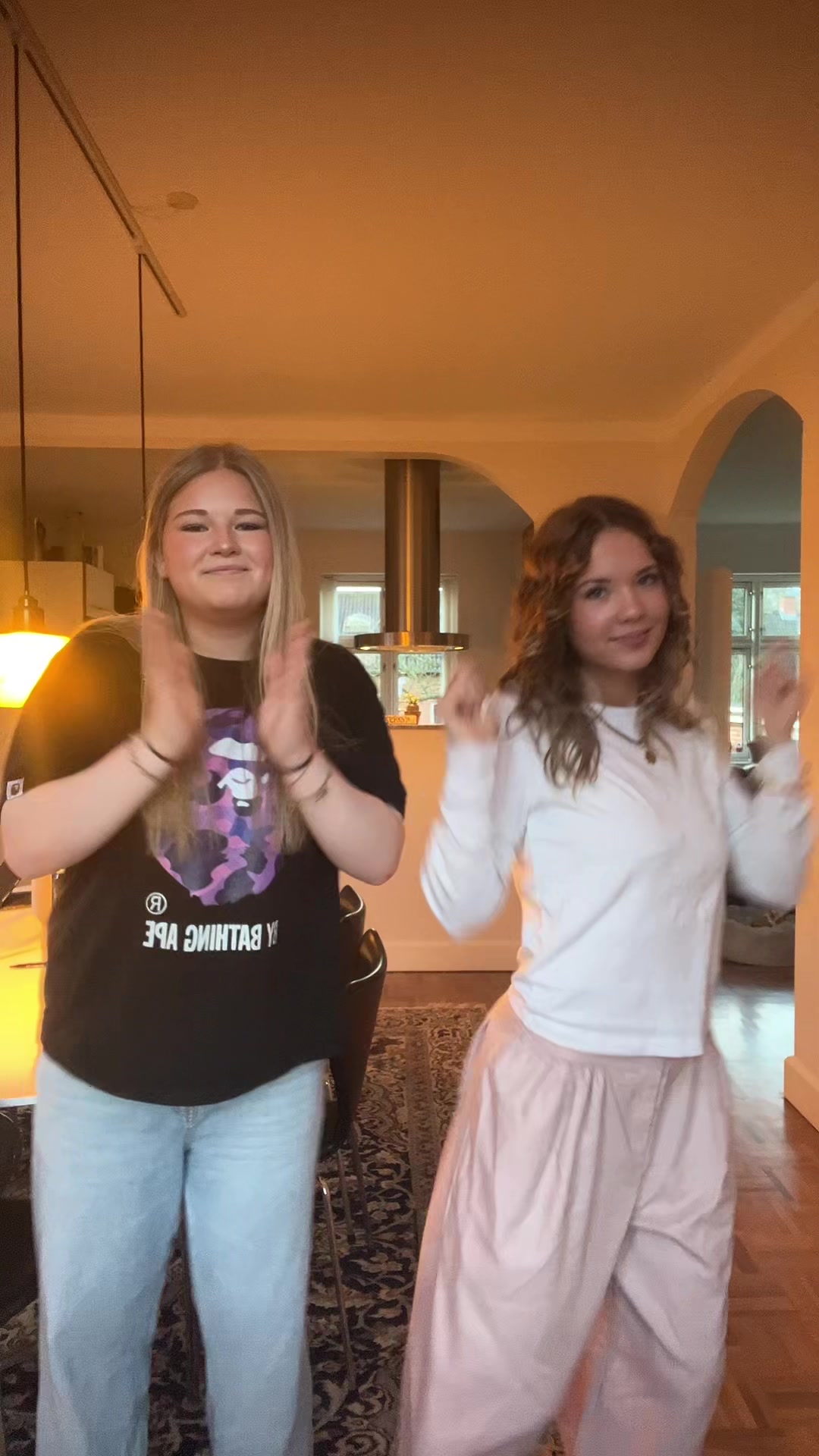@Eva&Freja👩🏼👩🏽