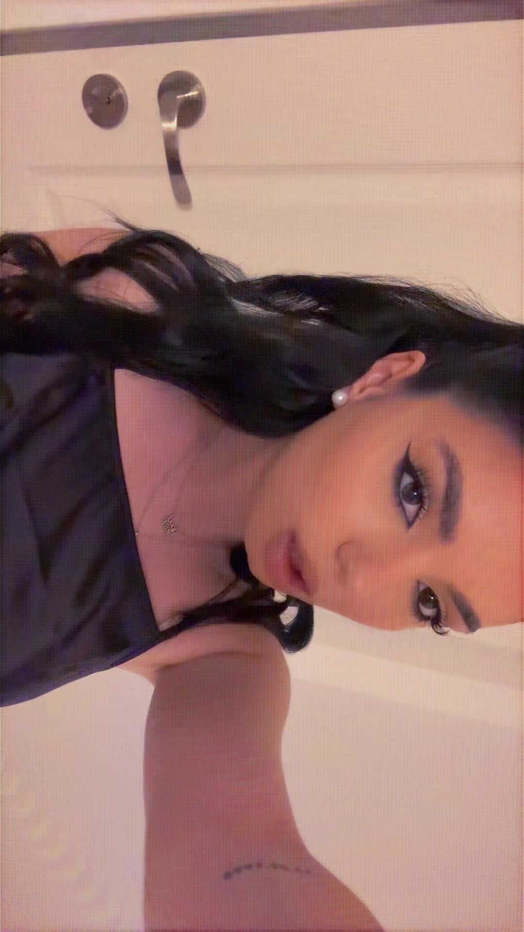 @Dia