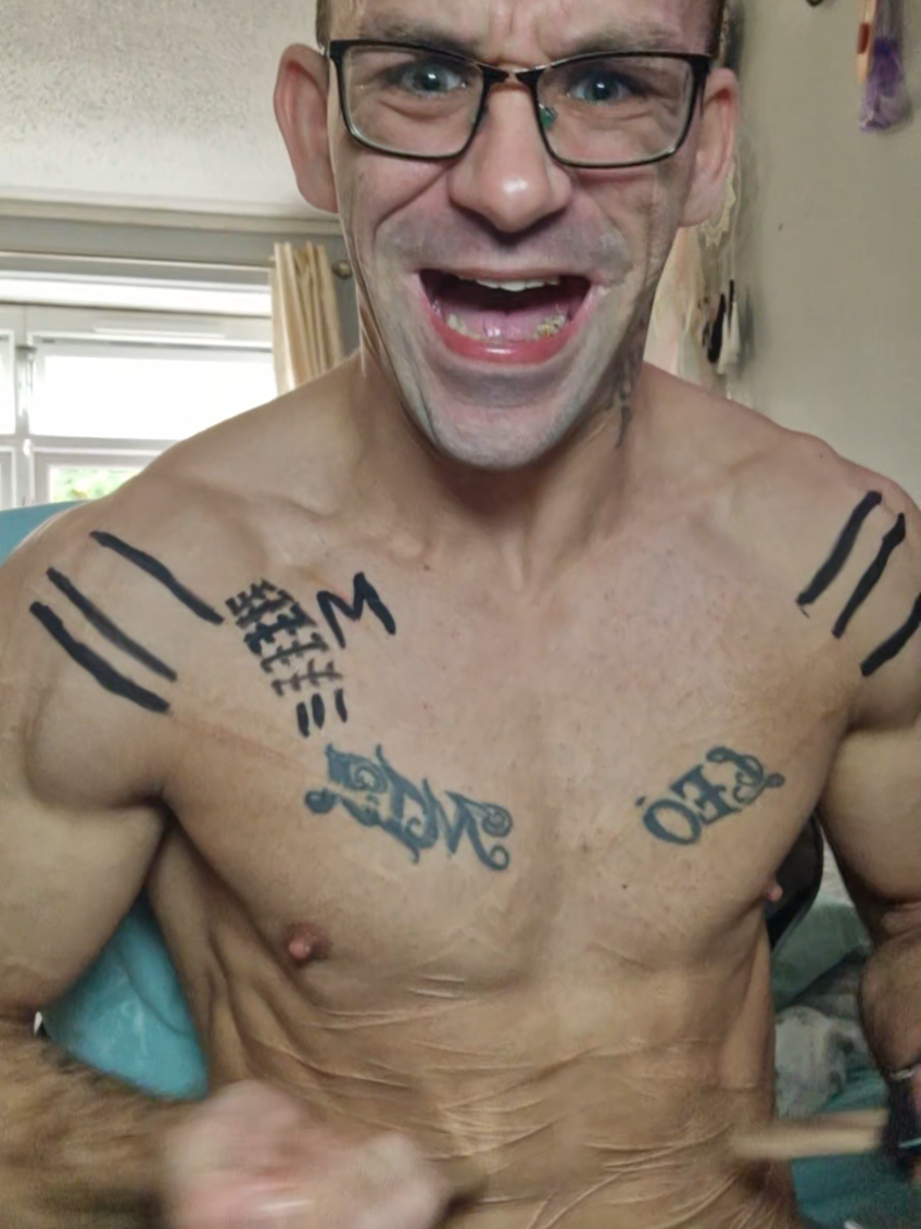 @Michael Lloyd/bodybuilder