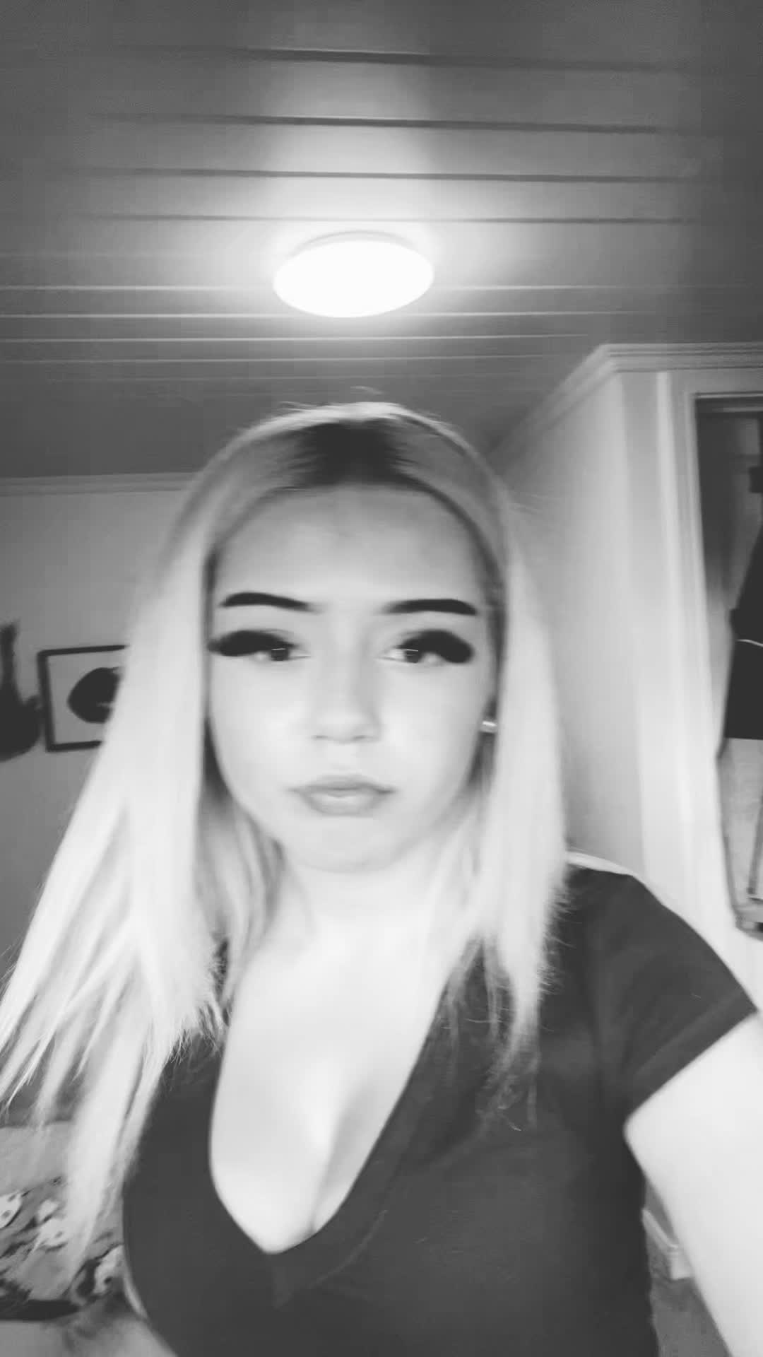 @🐇