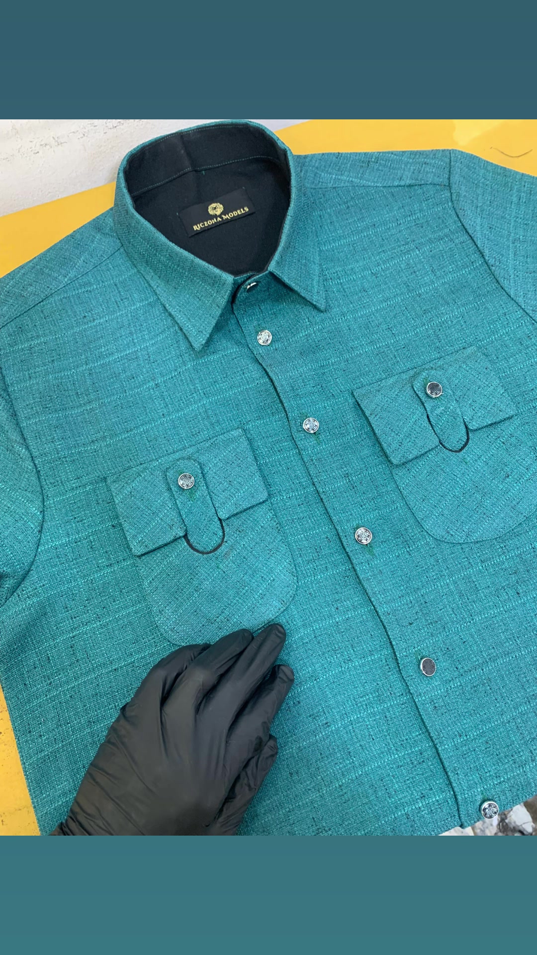 @Riczona Clothing
