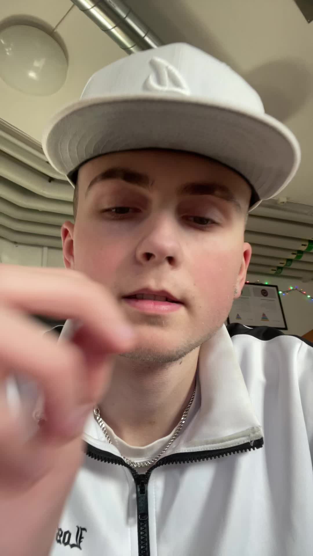 @Crazyswedishreviewz