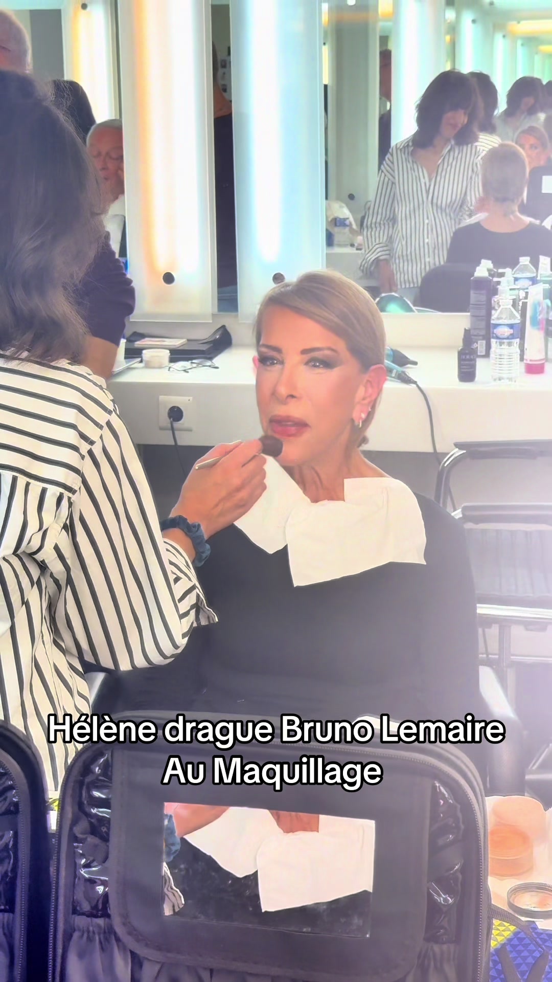 @Helene in Paris Official