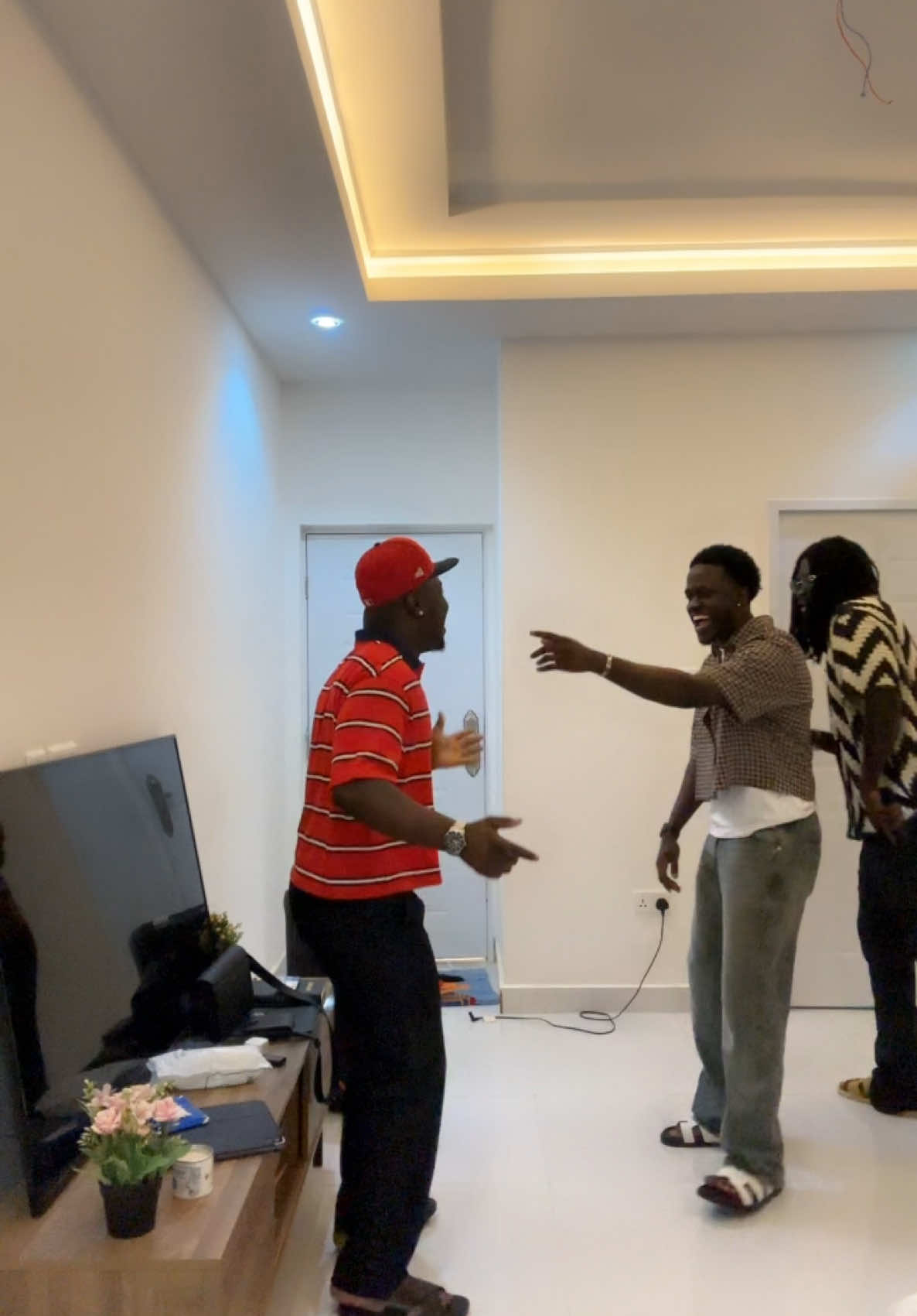 @𝐑𝐎𝐍𝐀𝐋𝐃𝐎🇬🇭