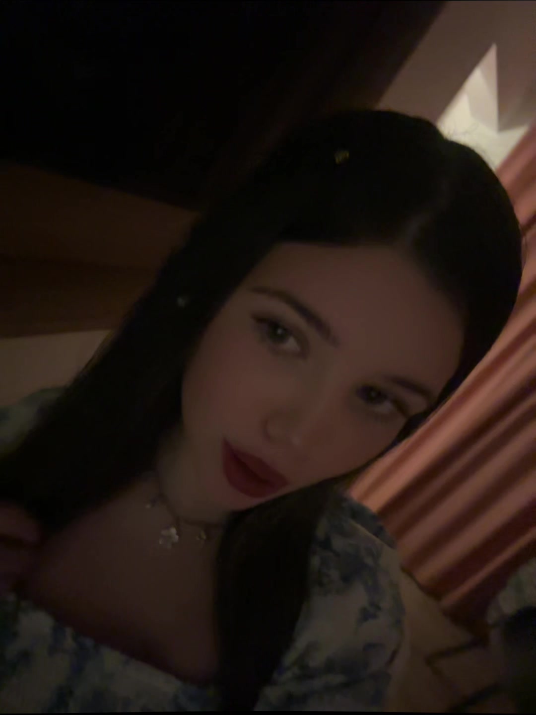 @???