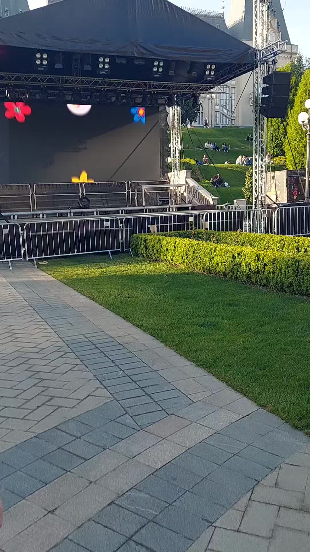 @Tóth Barnus