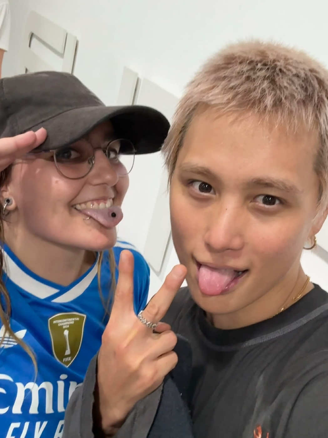 @iamyaizv 🧤
