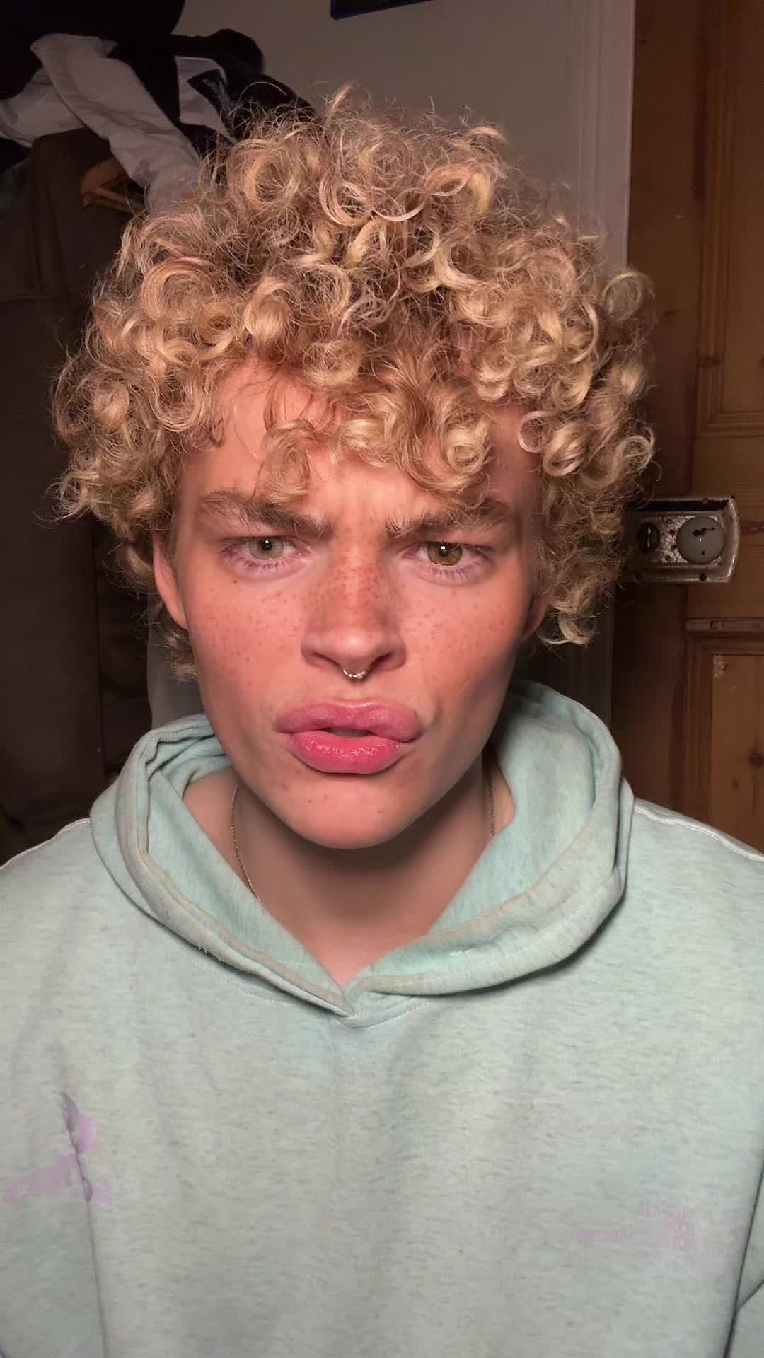 @_llewellyn04