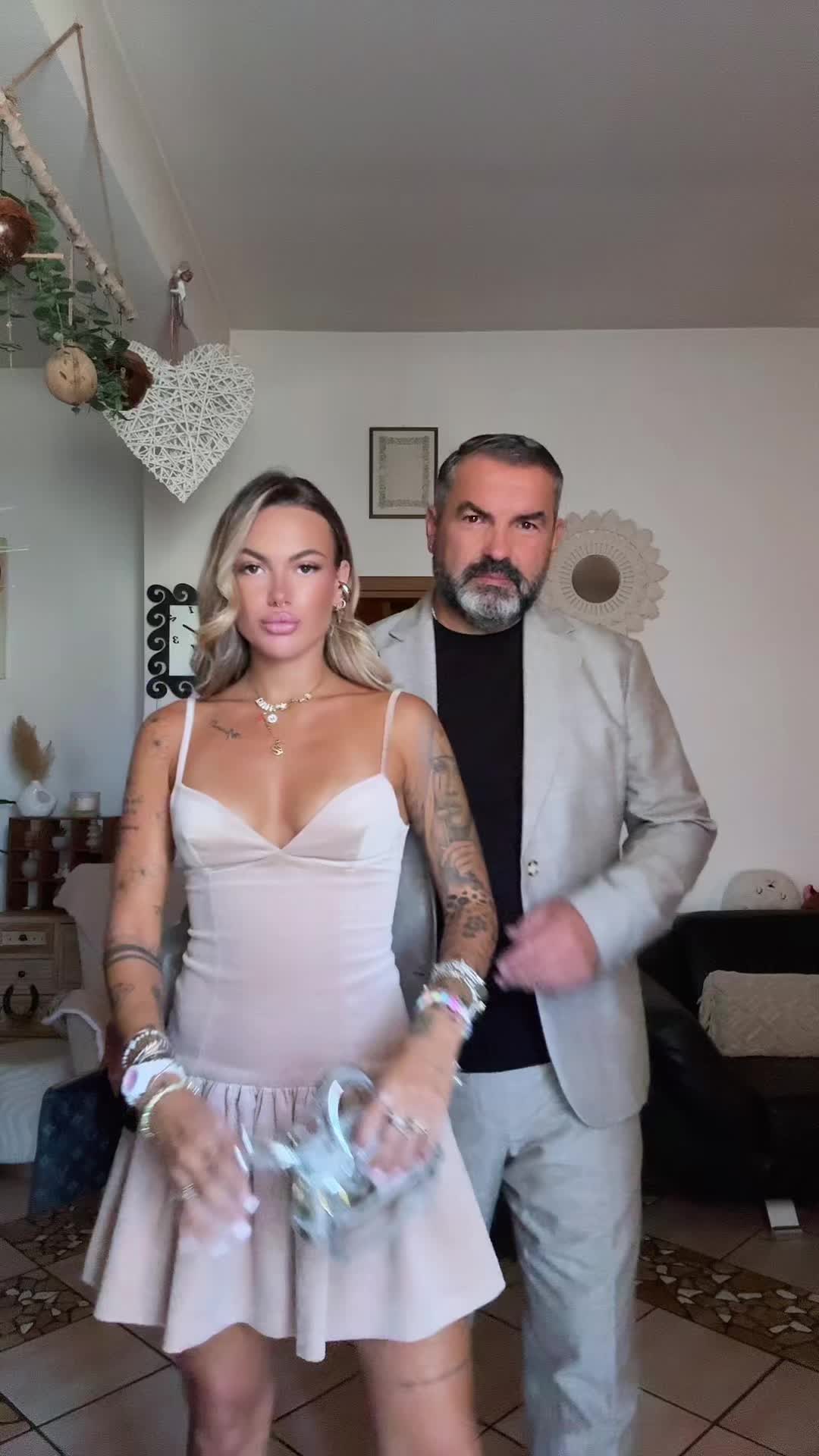 @Amorosa_aurora