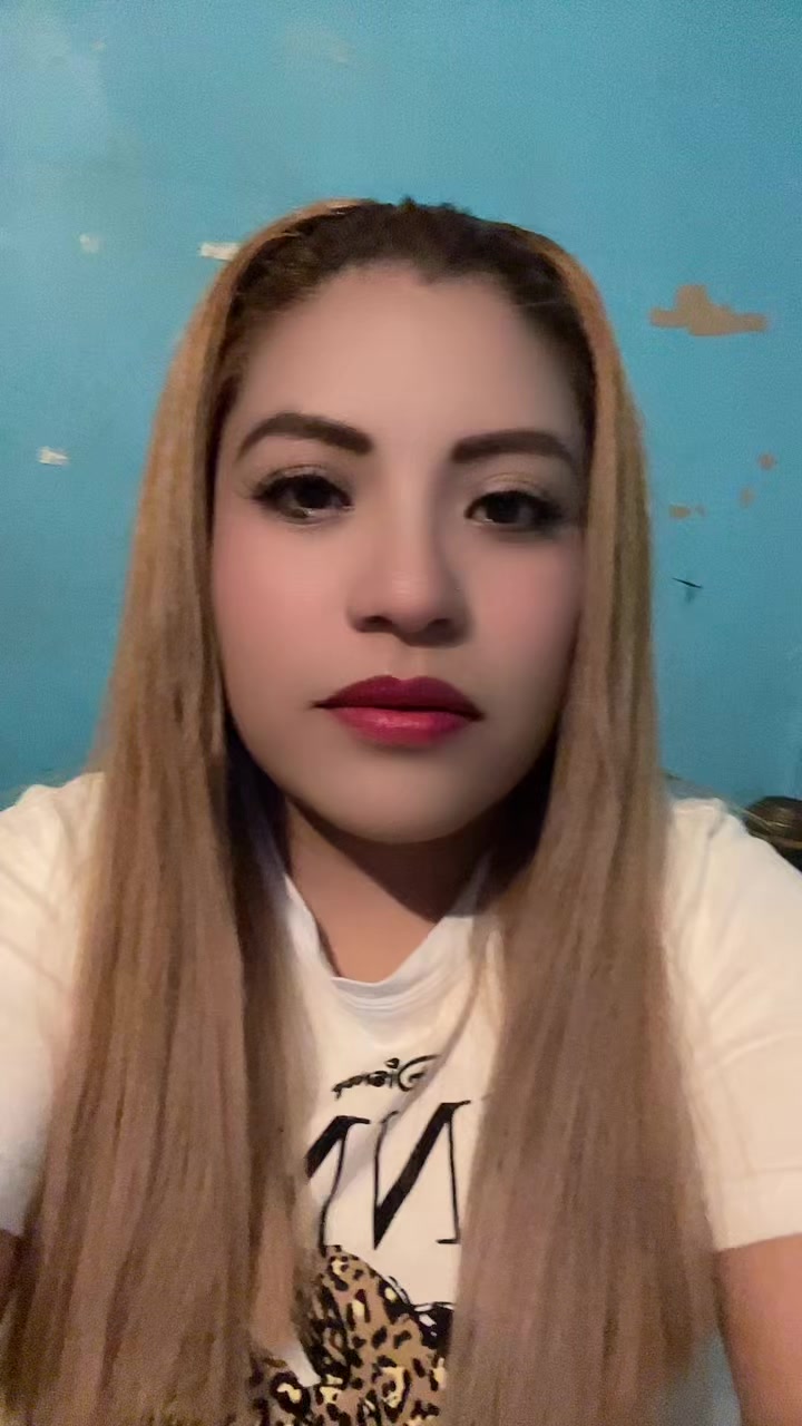 @lauandy04
