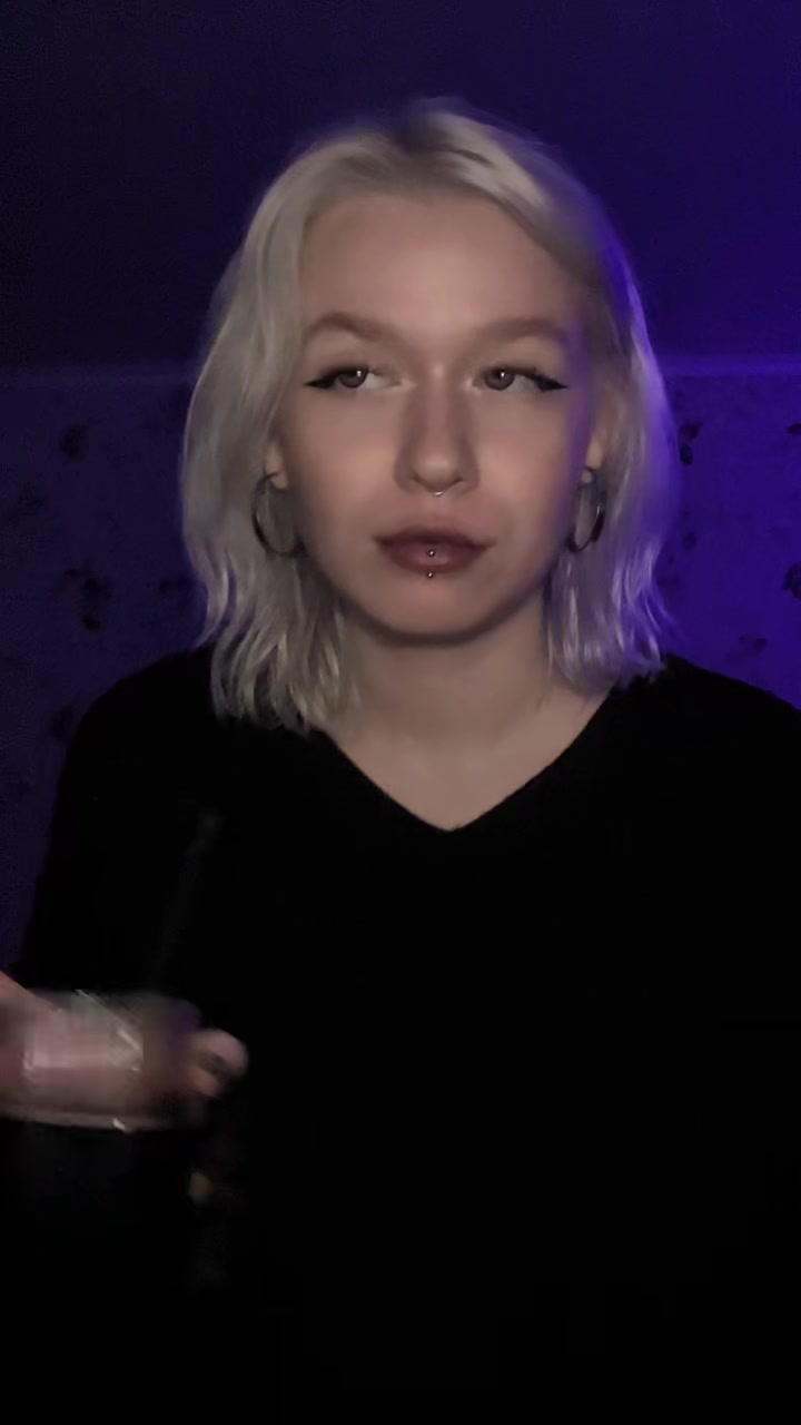 @Кью