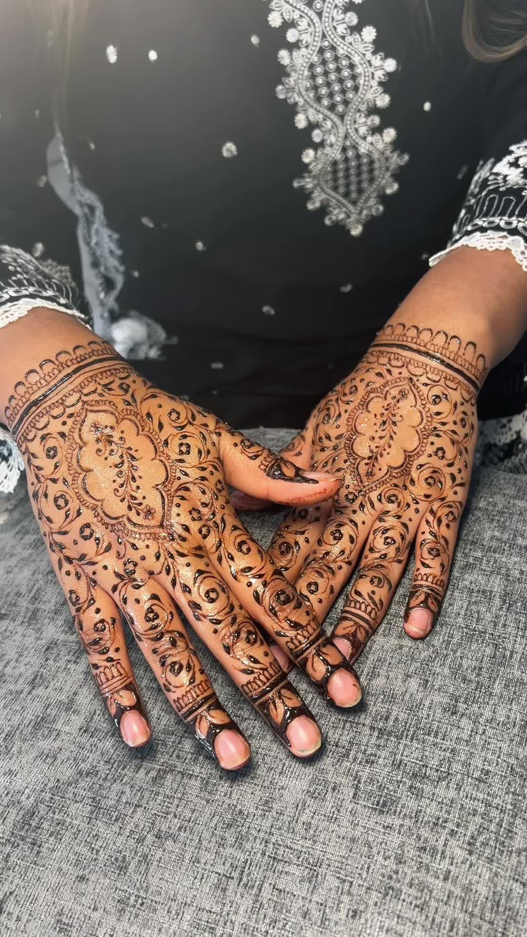 @ਈਸ਼ Mehndi
