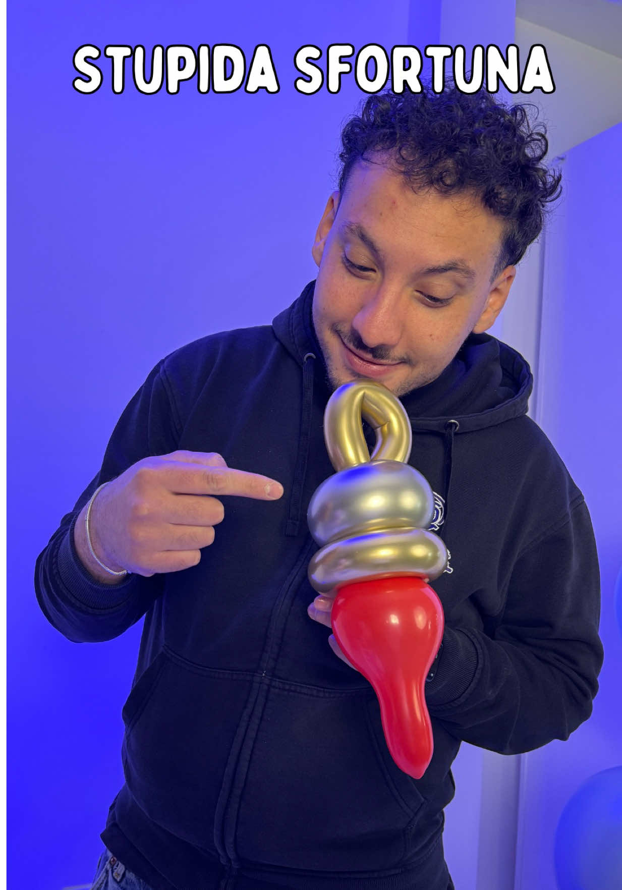 @Nello_Balloon Artist