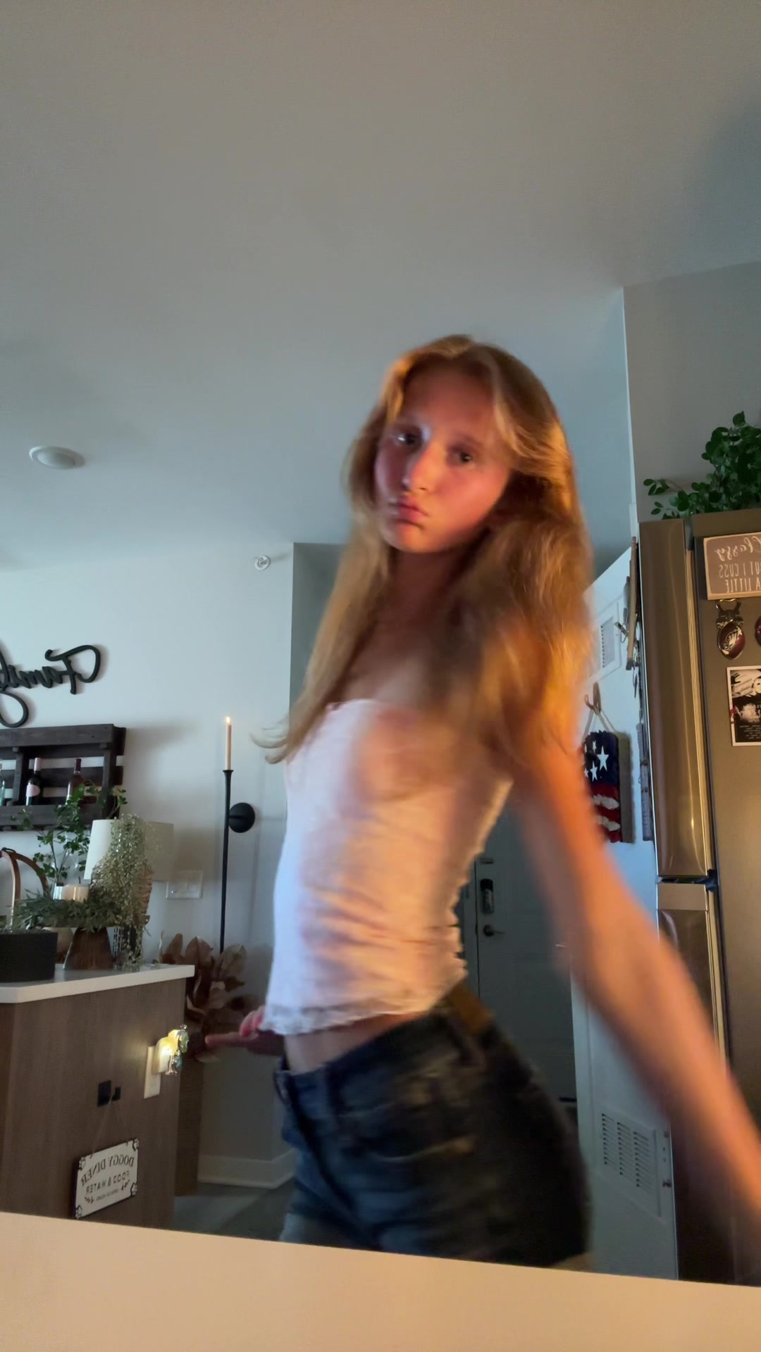 @Ava