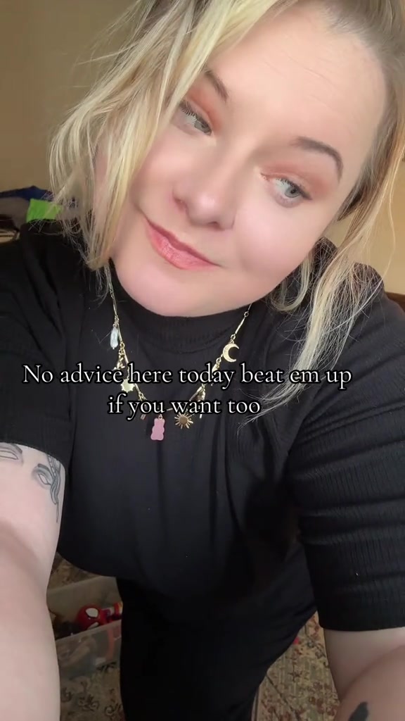 @xhallowedhoney