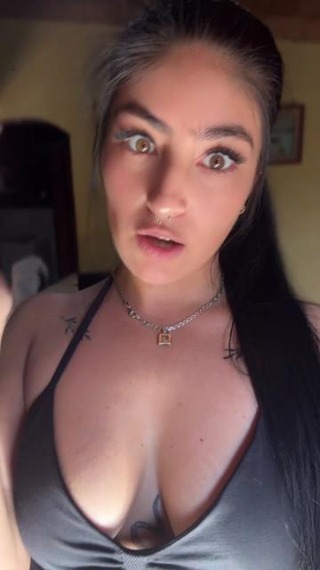@angieurtubey