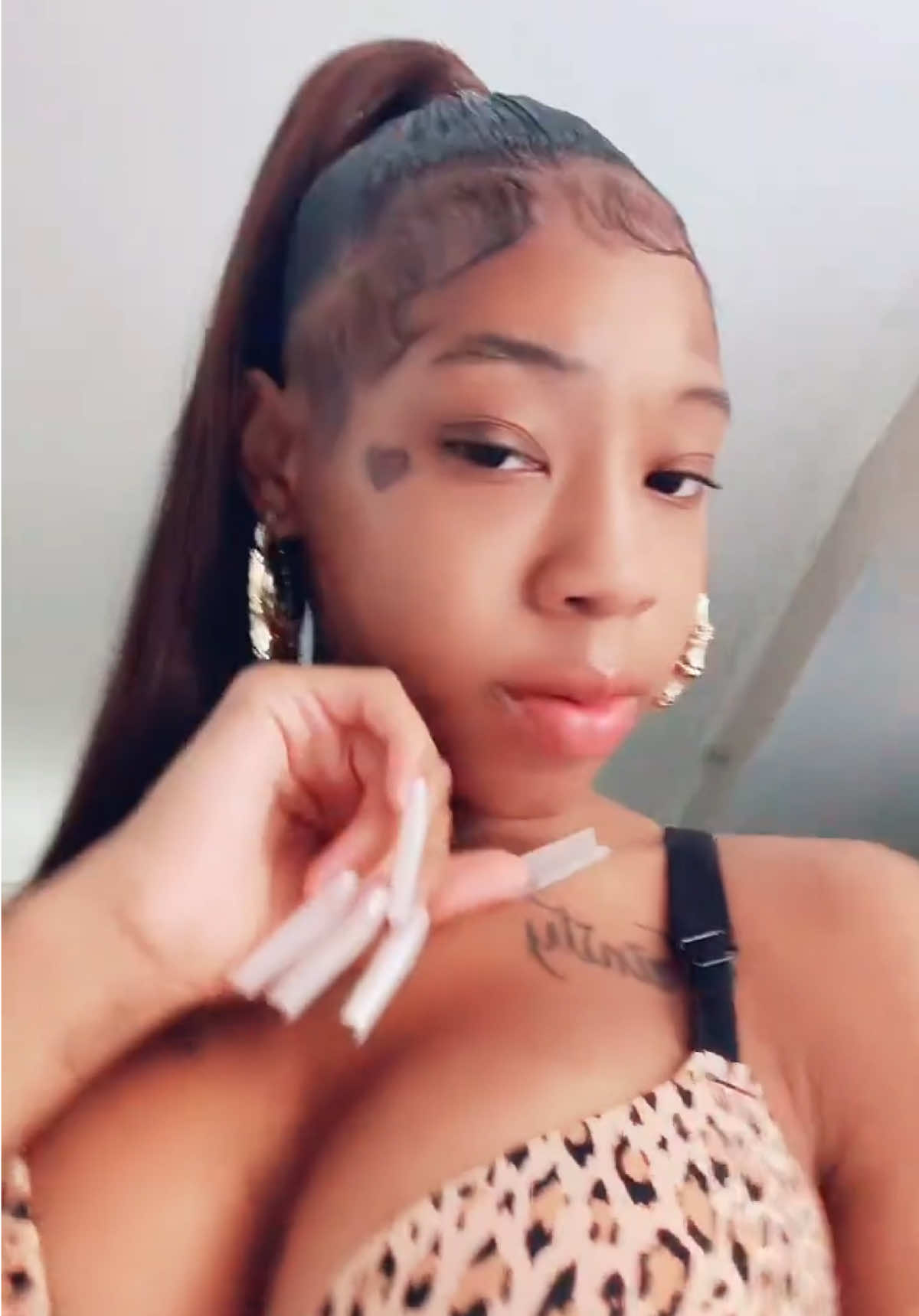 @novabeezyx