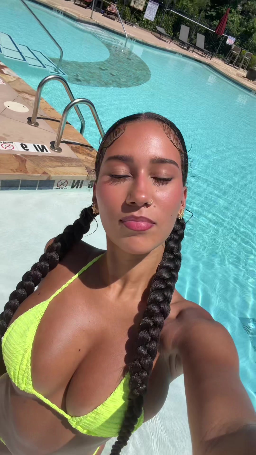 @flydressy