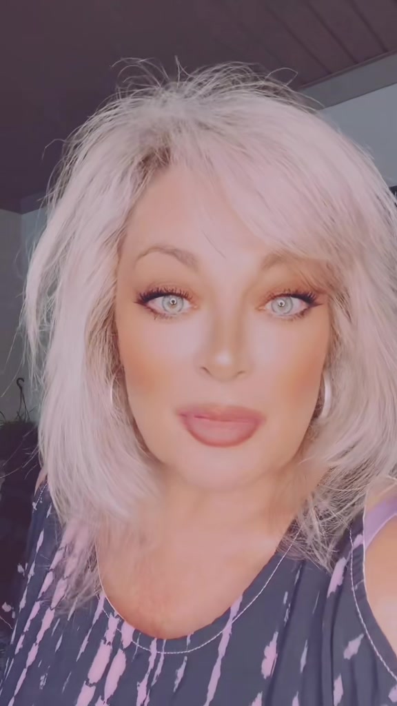 @Pepper_Lynne